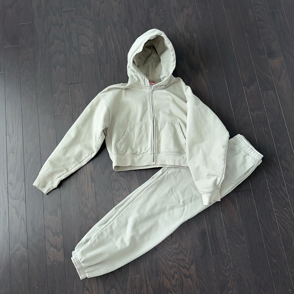 TNA Sweatsuit